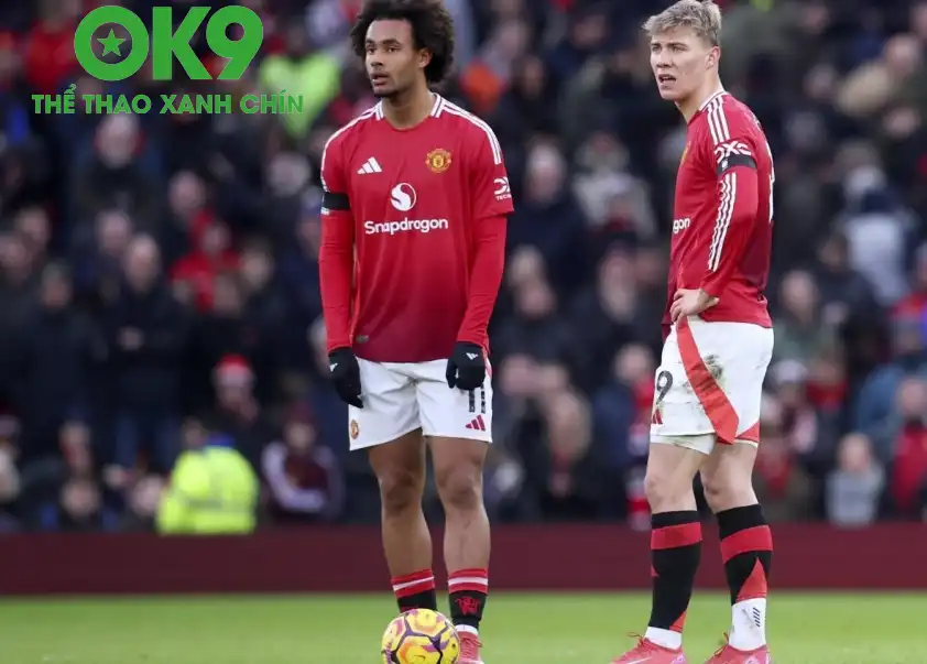 Quỷ đỏ sẵn sàng bán Joshua Zirkzee và Rasmus Hojlund để dốc tiền mua Osimhen